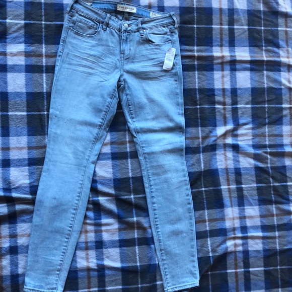 Low Rise Skinniest BULLHEAD Jeans - Picture 3 of 8